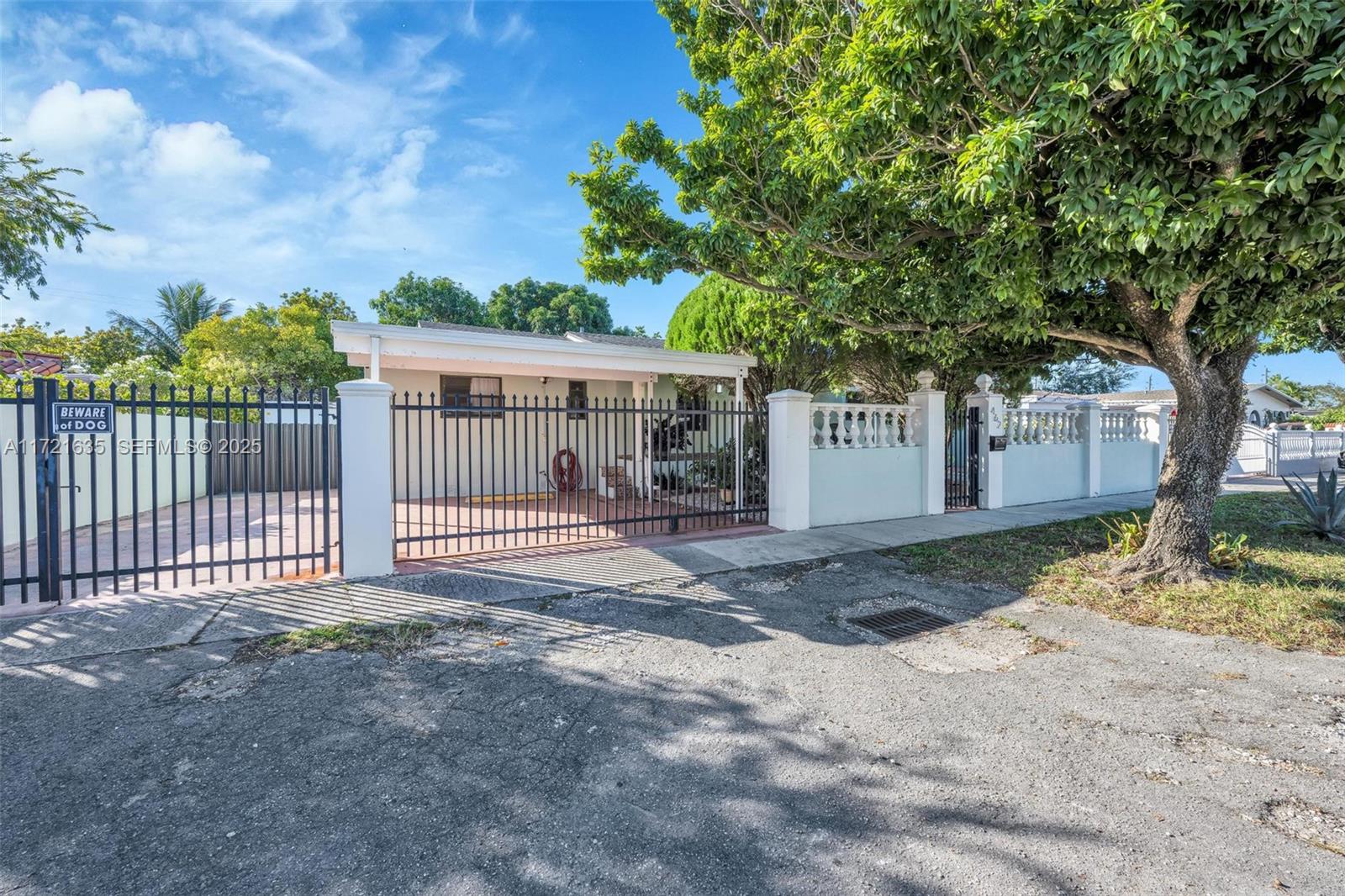 462 E 39th Street