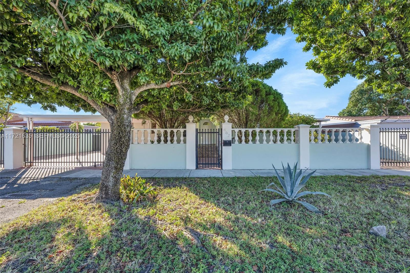 462 E 39th Street