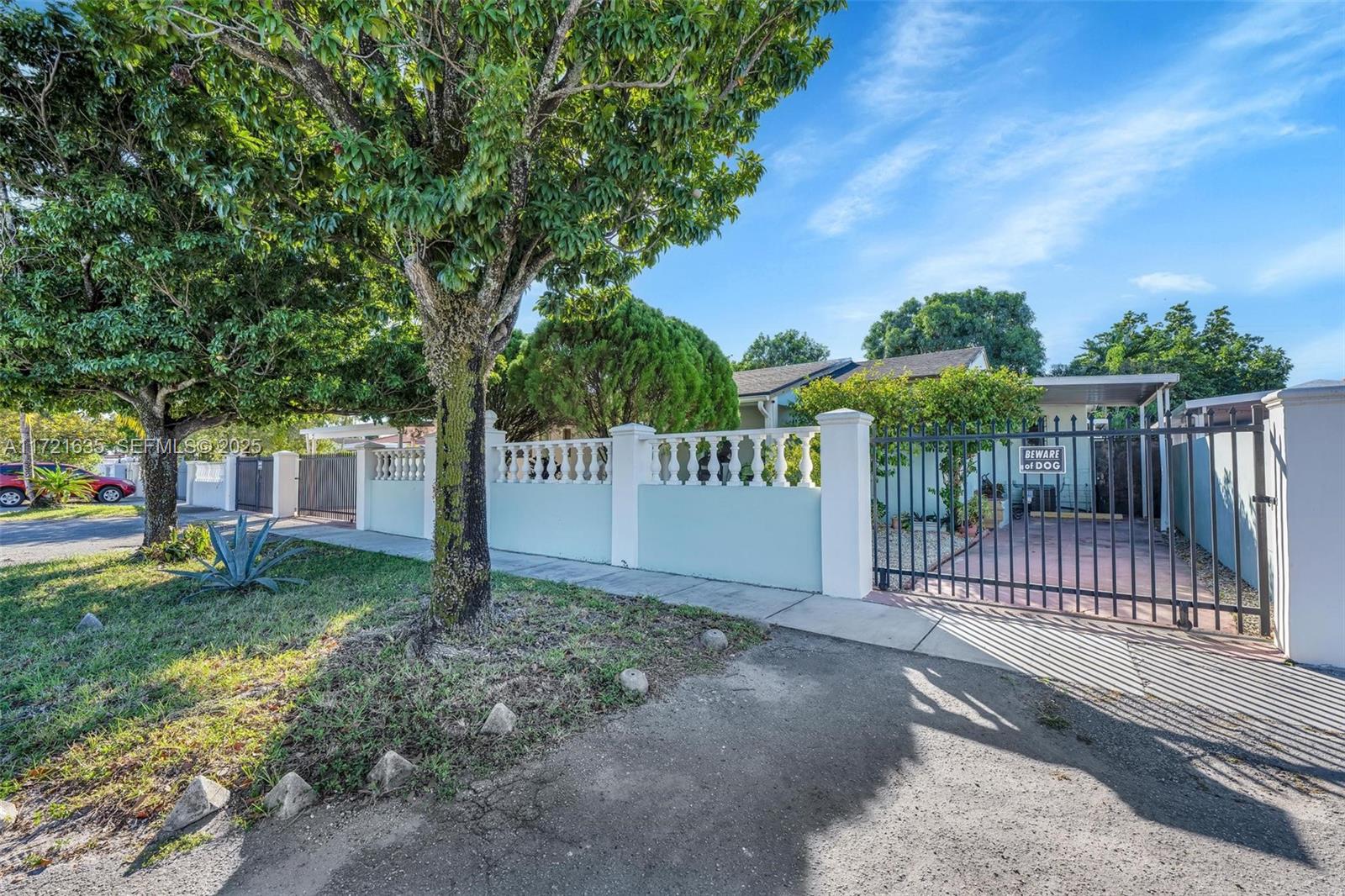 462 E 39th Street