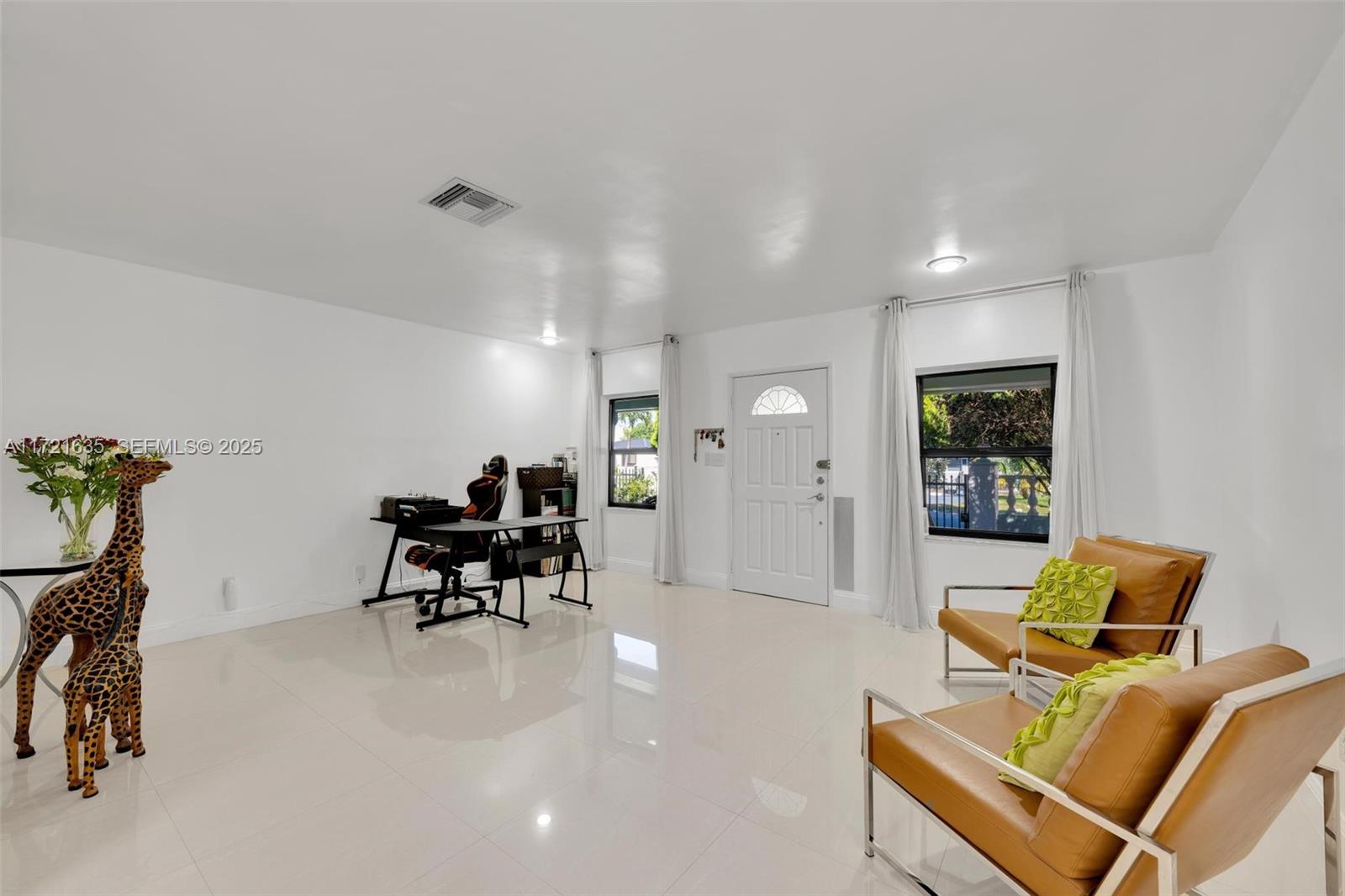 462 E 39th Street
