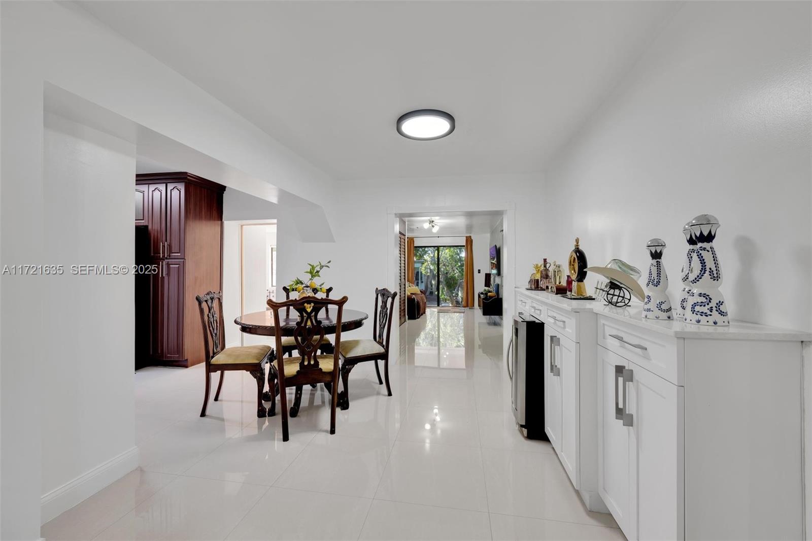462 E 39th Street
