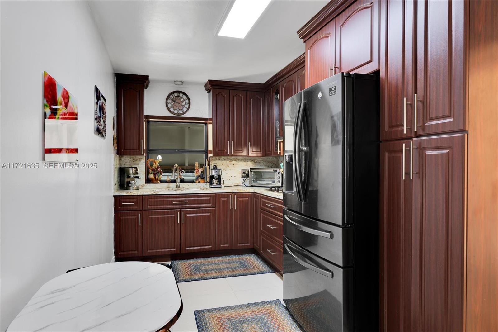 462 E 39th Street