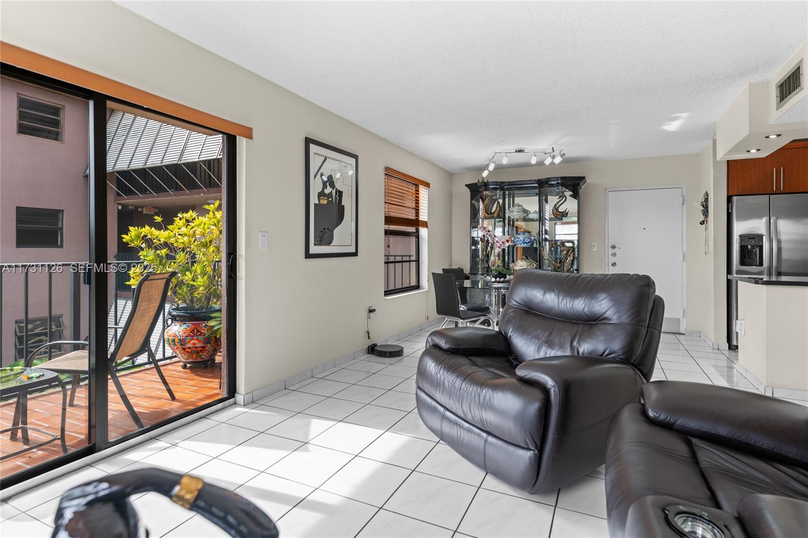 605 NW 72nd Avenue