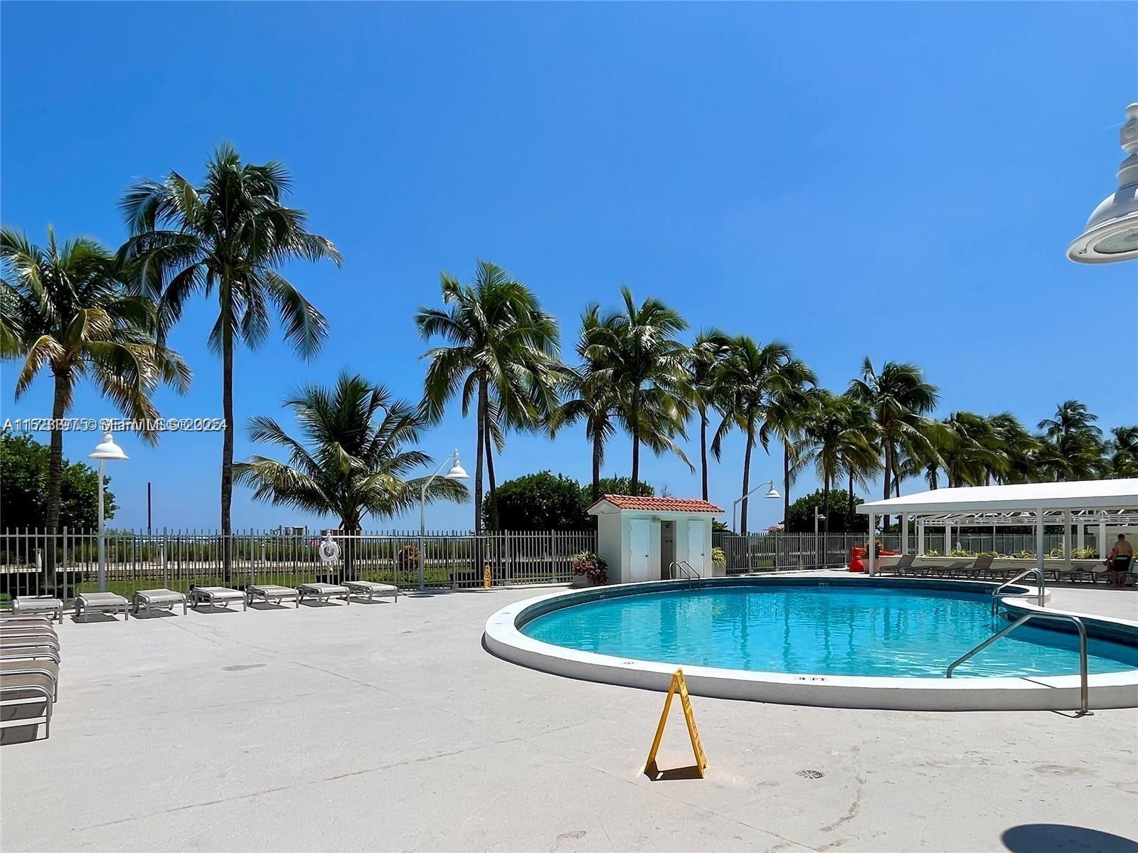 2899 Collins Avenue
