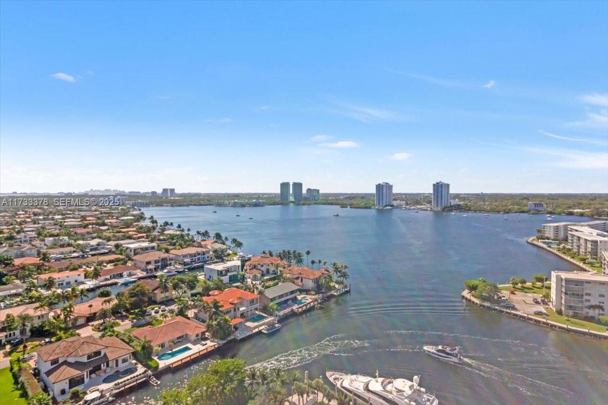 1000 Island Boulevard