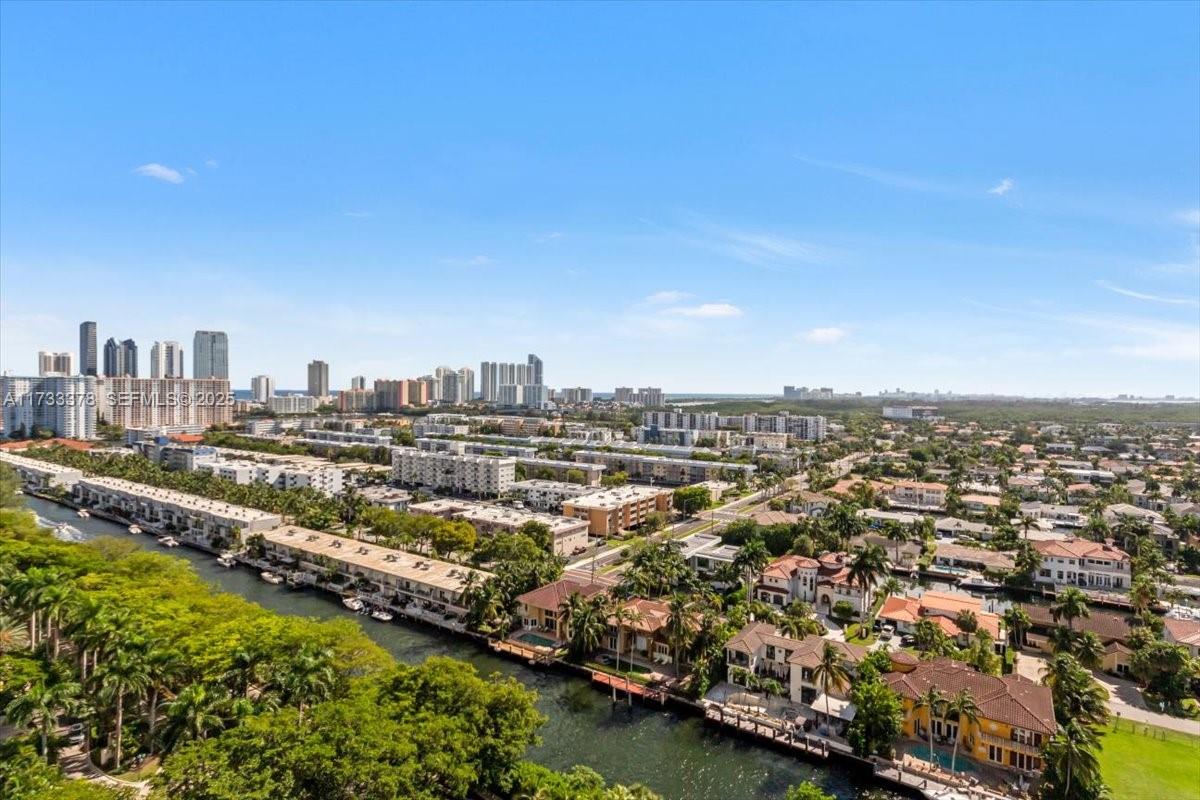 1000 Island Boulevard