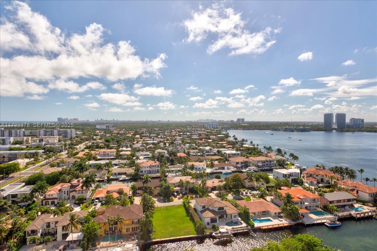 1000 Island Boulevard