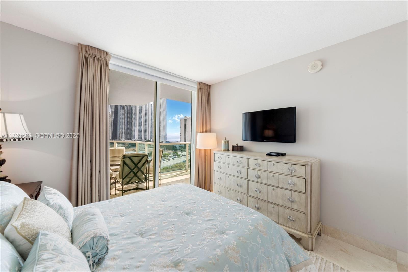 250 Sunny Isles Boulevard
