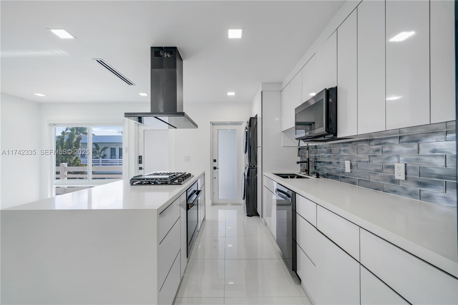 2700 NE 135th Street