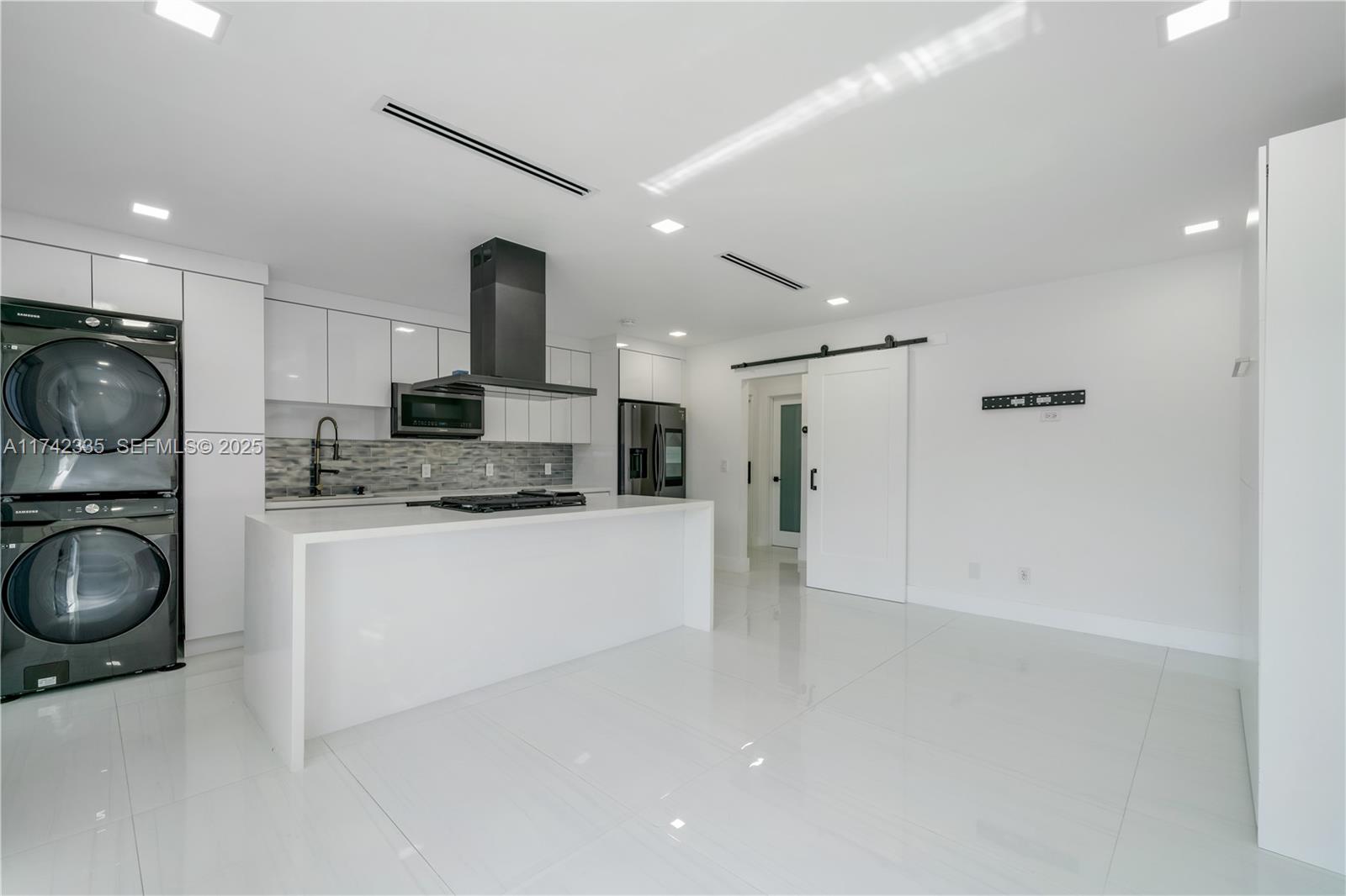 2700 NE 135th Street
