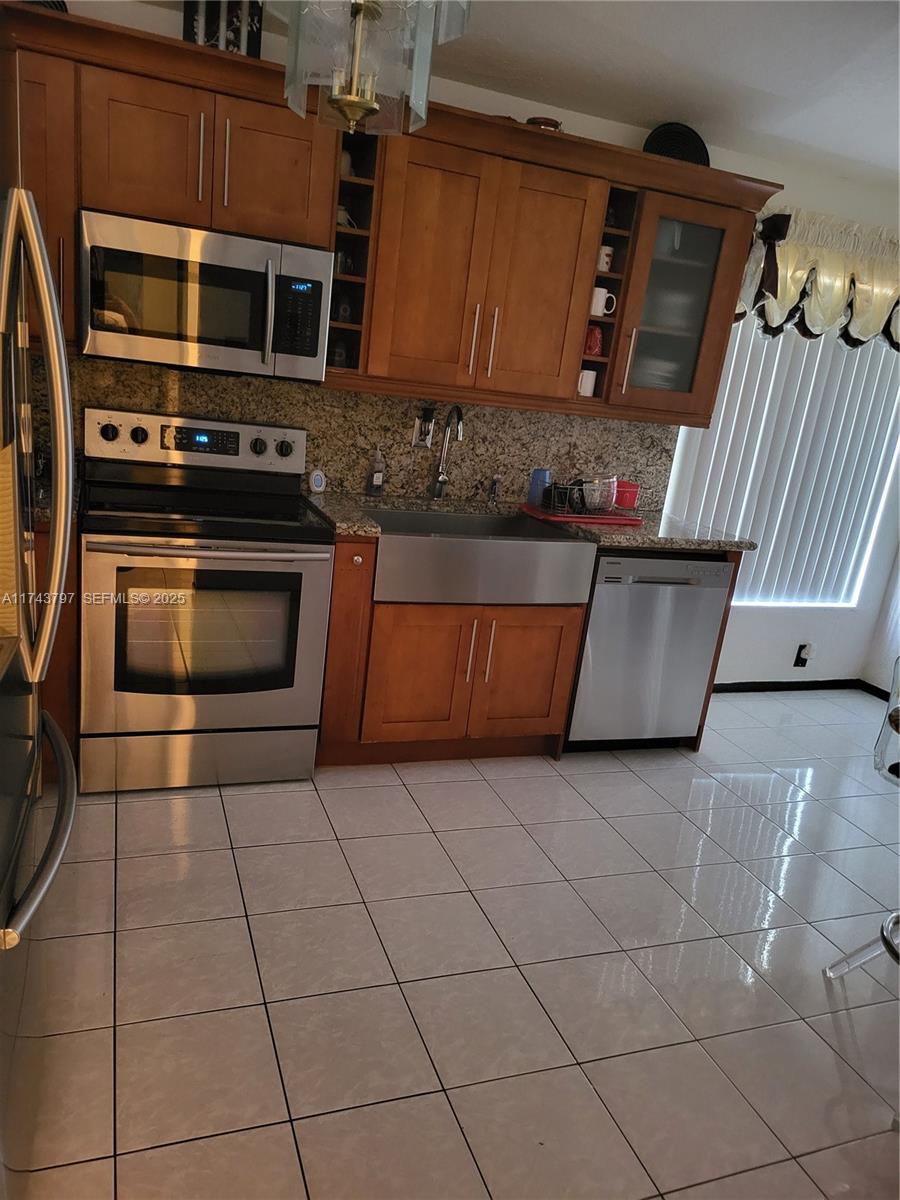 6771 NW 199th Terrace