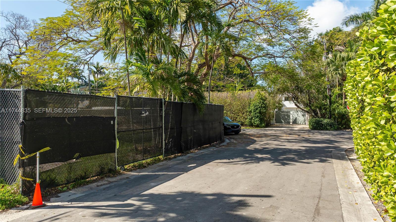 315 W San Marino Drive