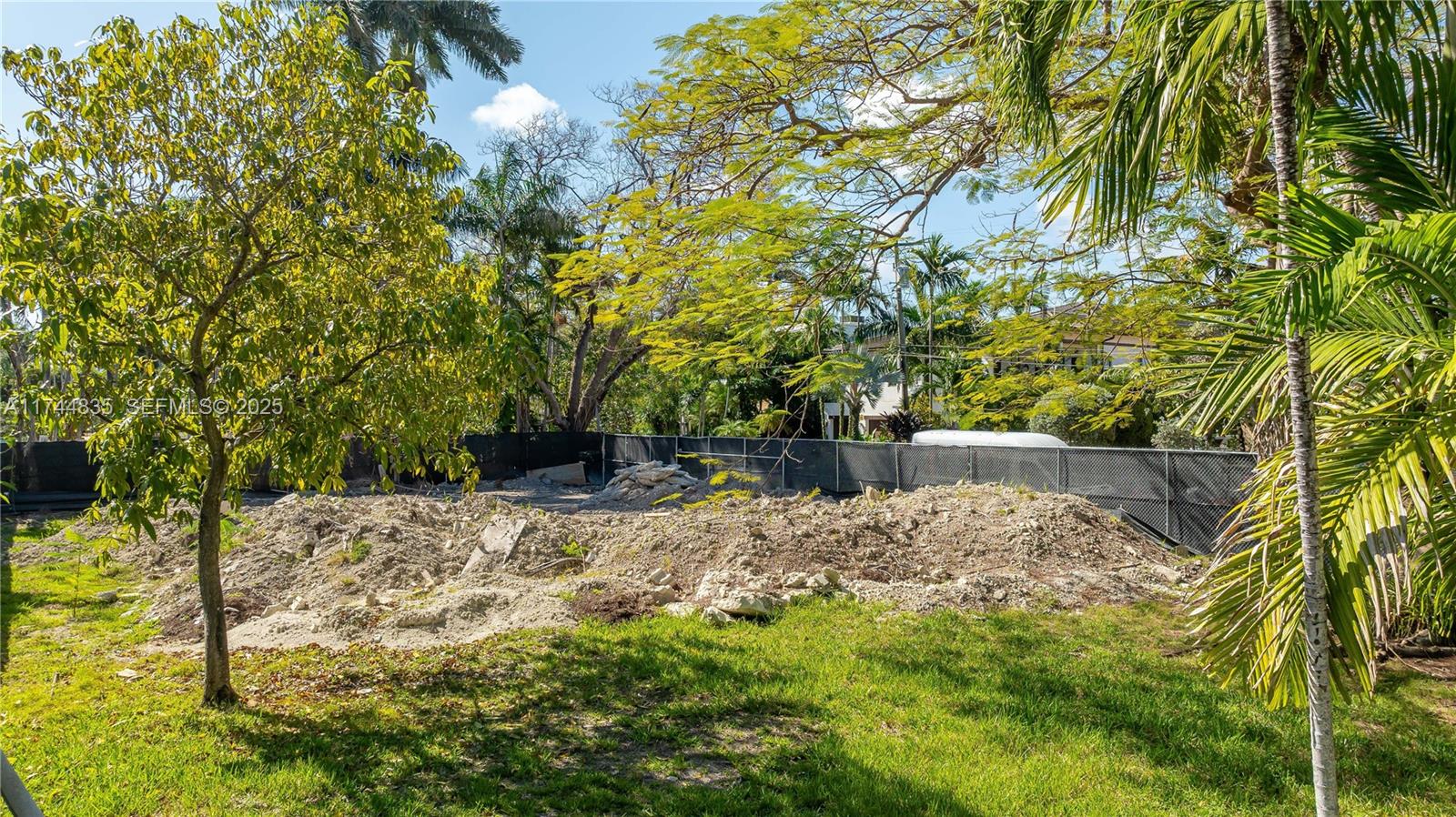 315 W San Marino Drive