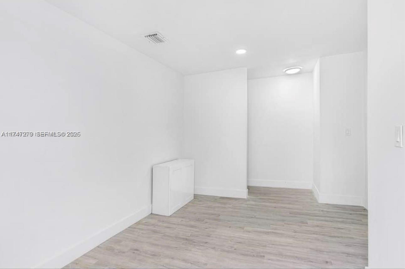1539 NW 8th Avenue gallery image #14