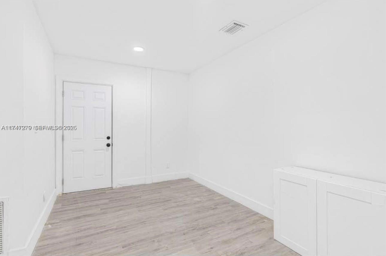 1539 NW 8th Avenue gallery image #15