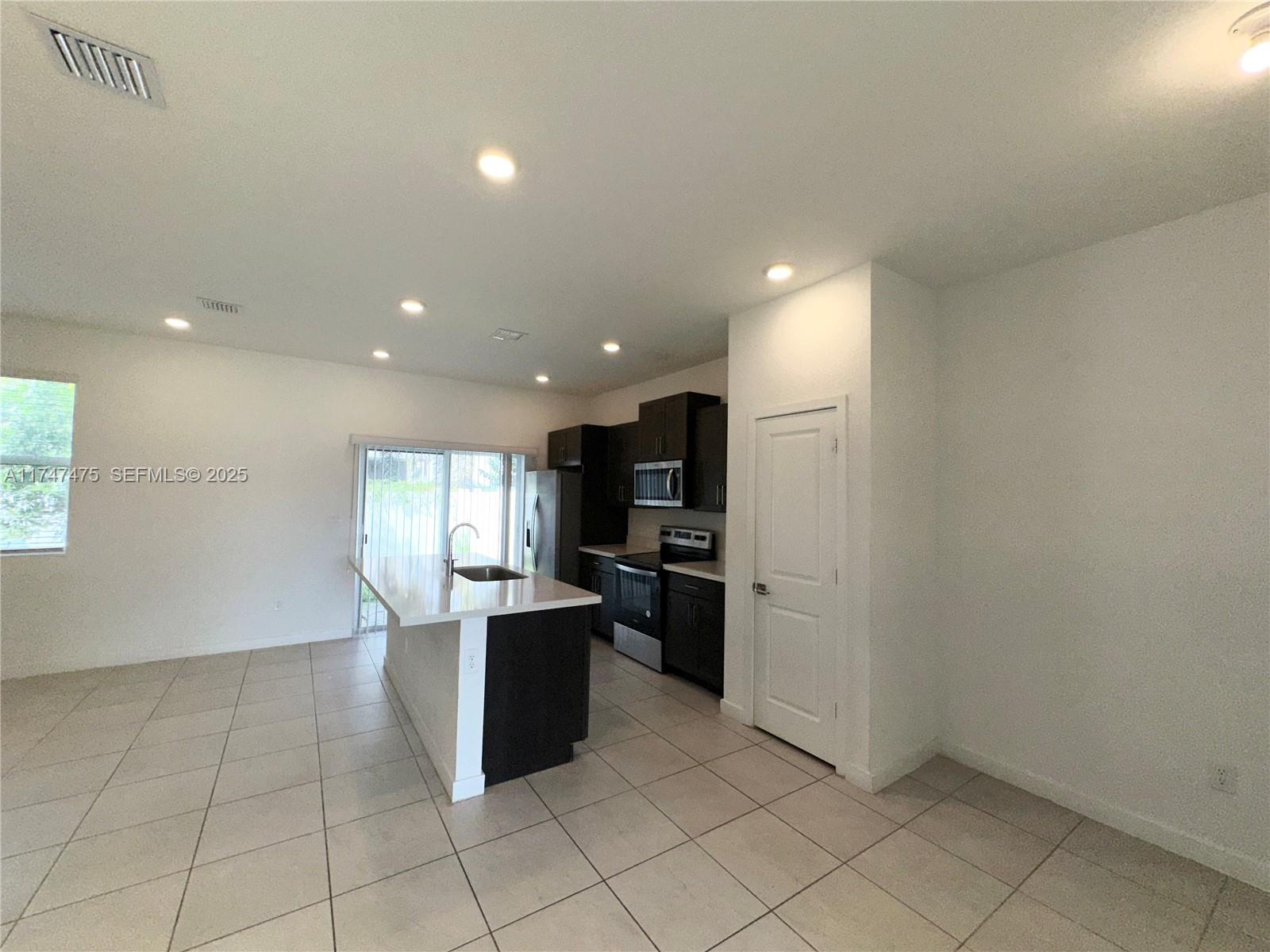 1848 SE 7 Terrace