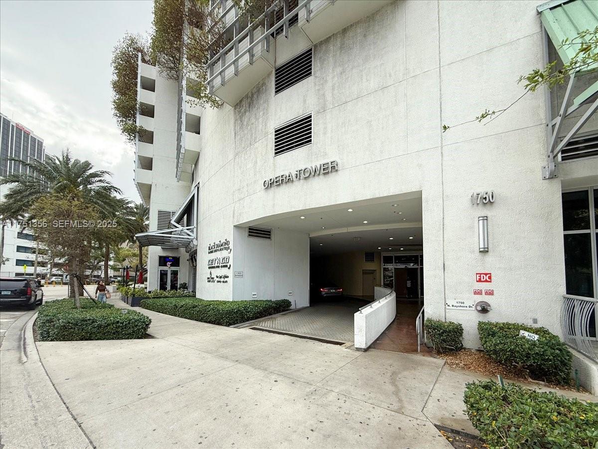 1750 N Bayshore Drive