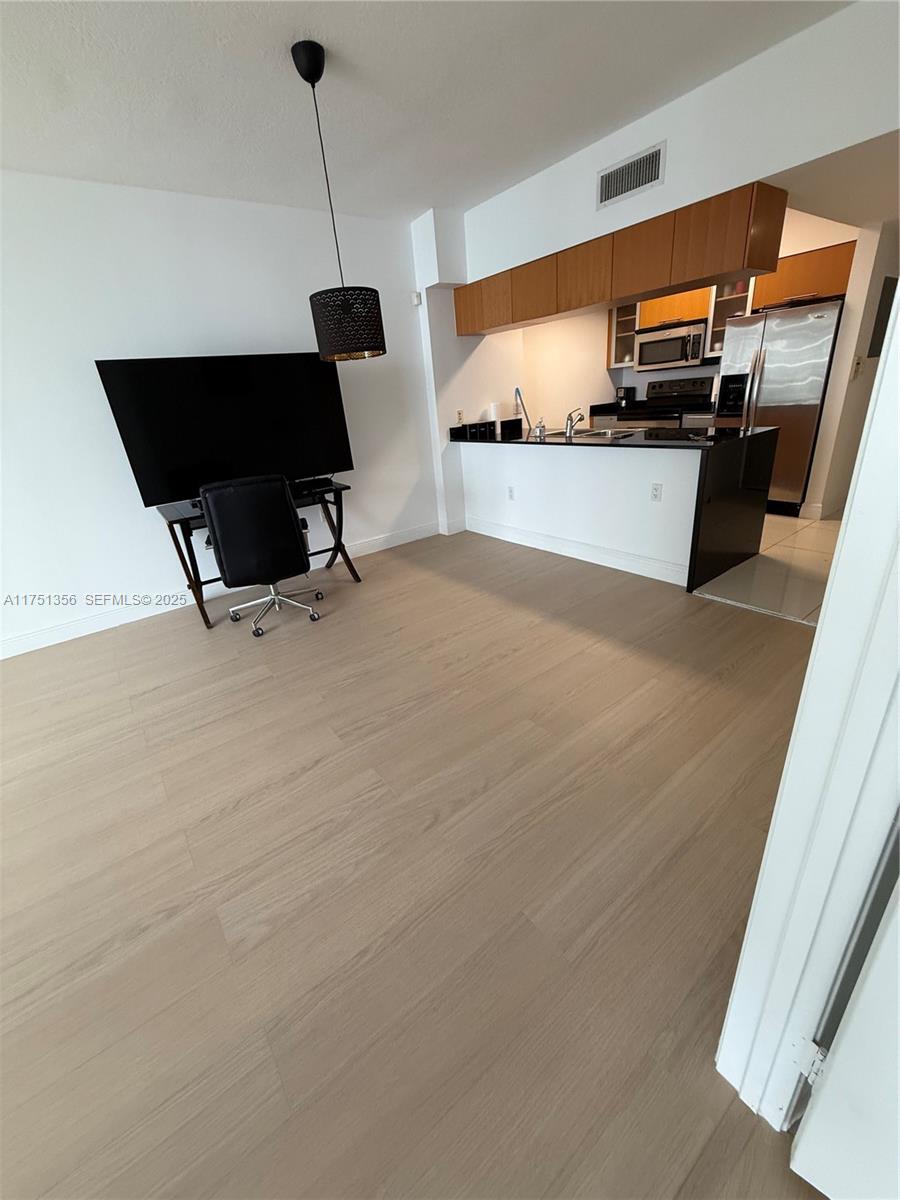 1750 N Bayshore Drive