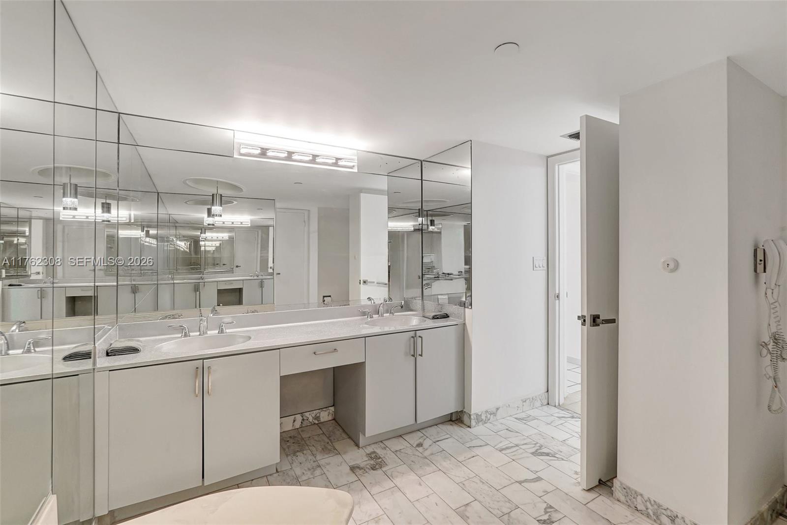 4000 Towerside Terrace
