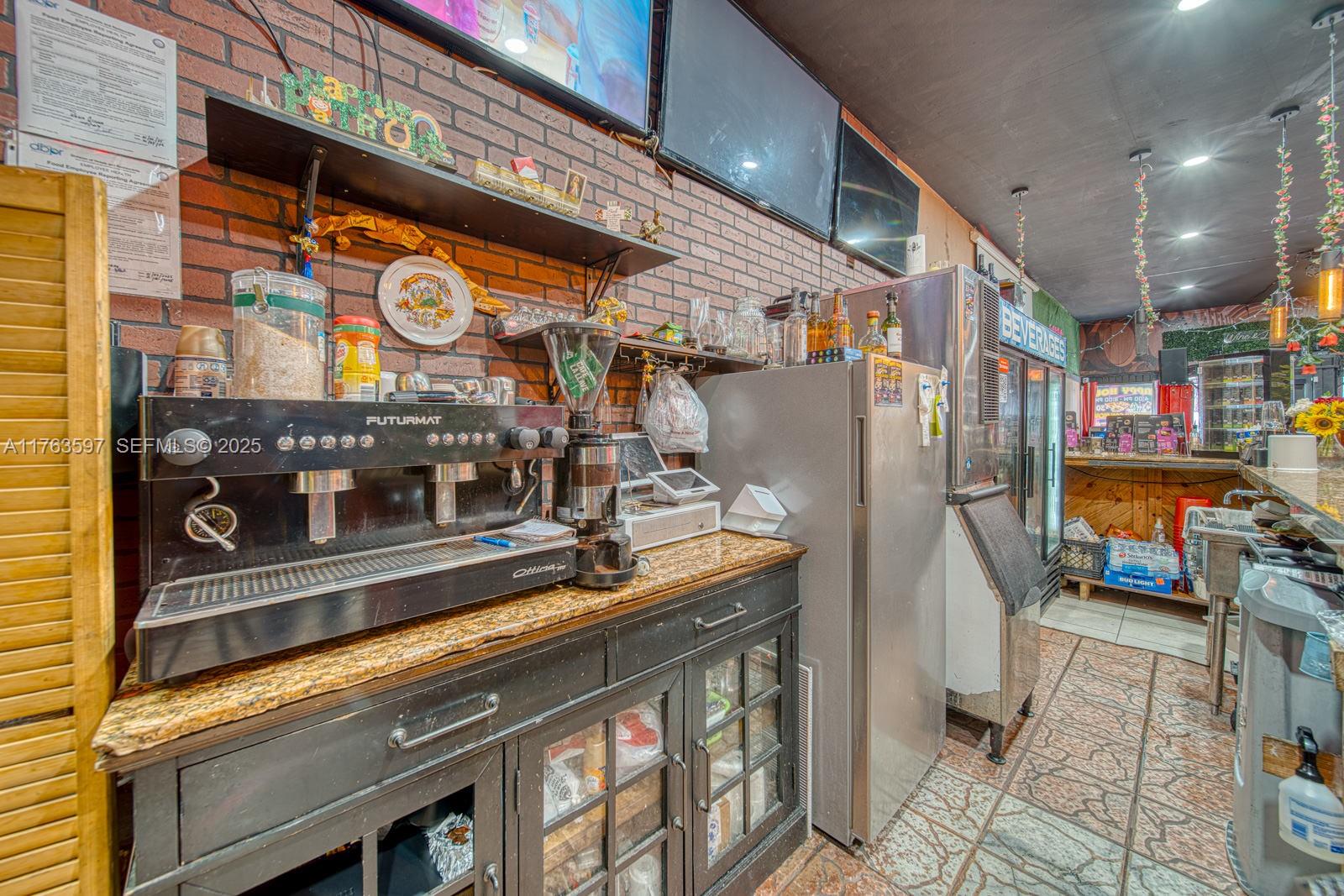 HIGHLY PROFITABLE Restaurant-bar For Sale On 8th st