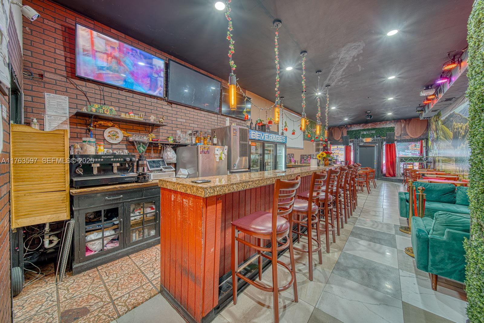 HIGHLY PROFITABLE Restaurant-bar For Sale On 8th st