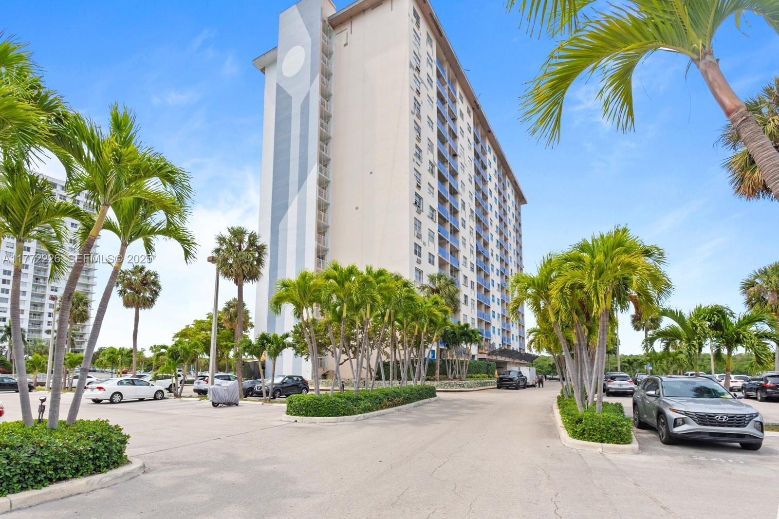 400 Kings Point Drive
