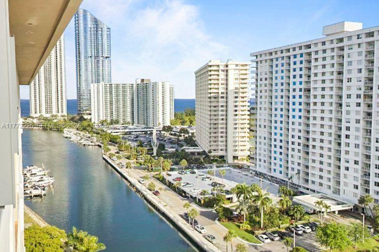 400 Kings Point Drive