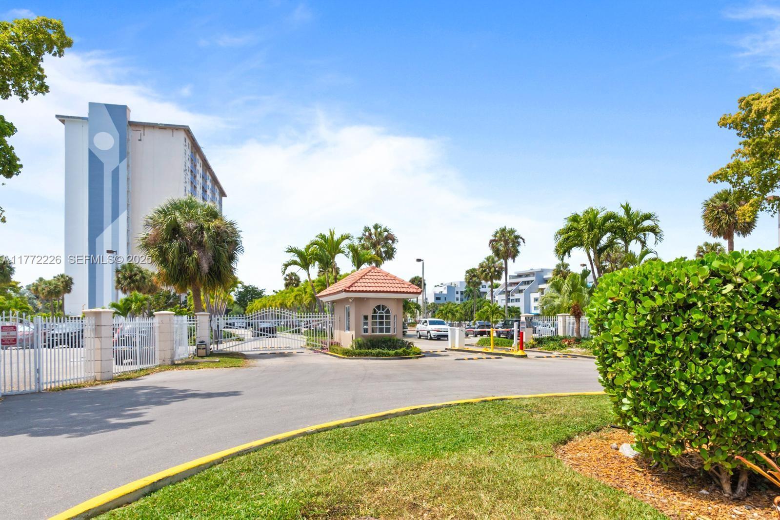 400 Kings Point Drive