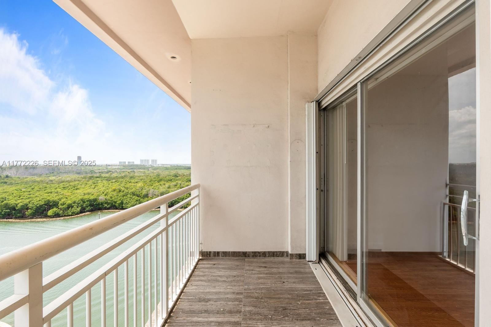 400 Kings Point Drive
