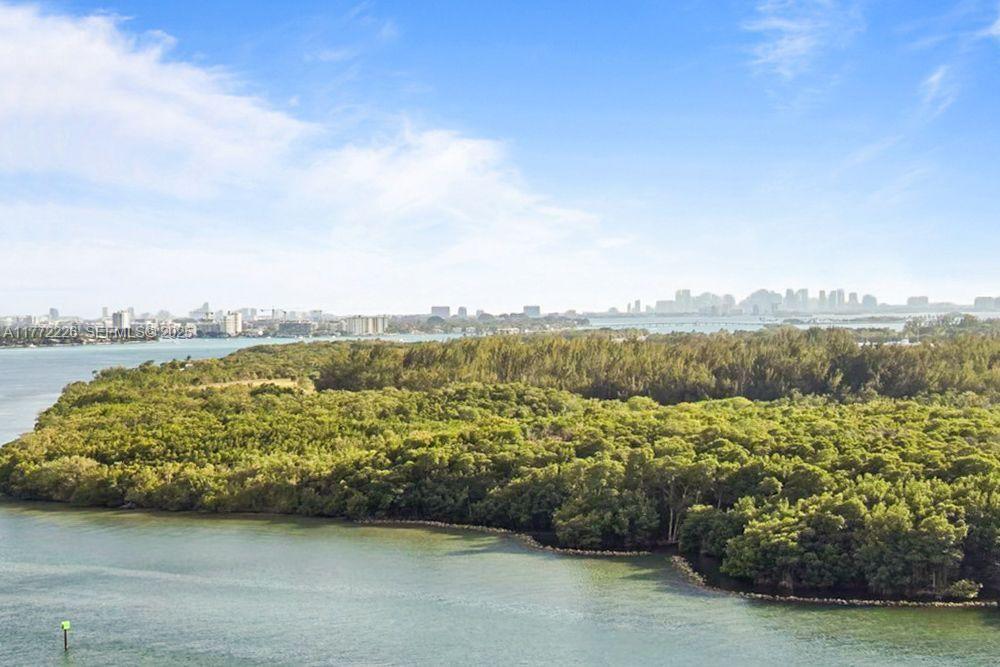 400 Kings Point Drive