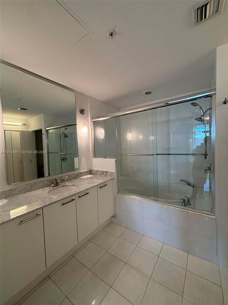 2001 Meridian Avenue