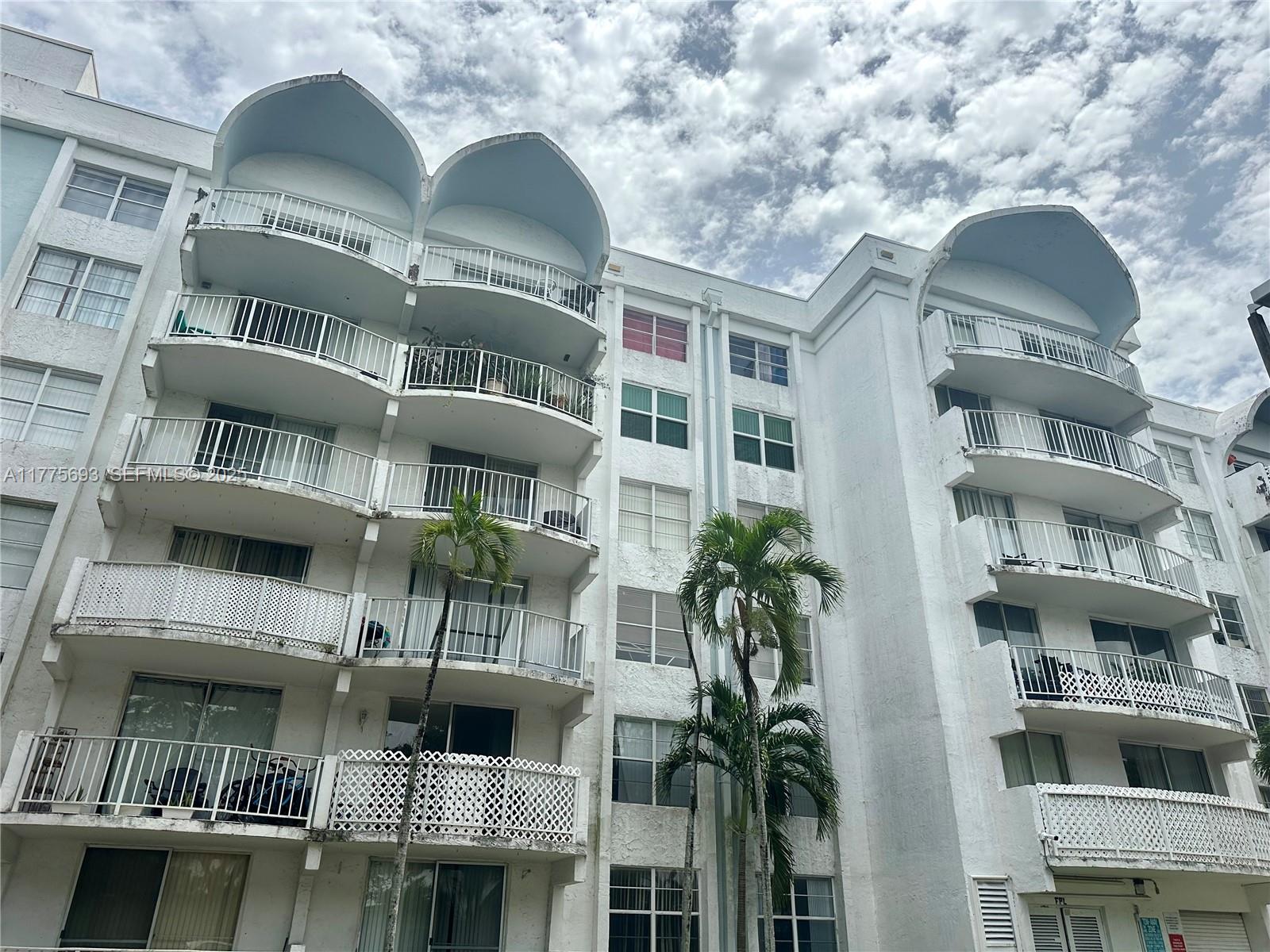 484 NW 165th St Road