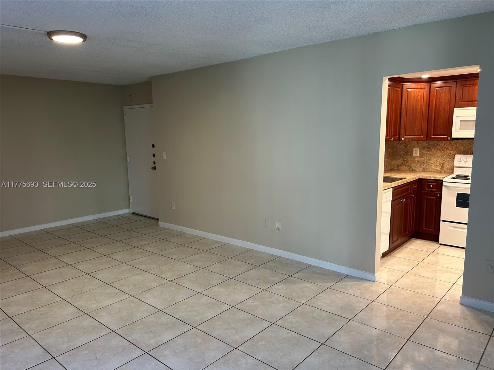 484 NW 165th St Road