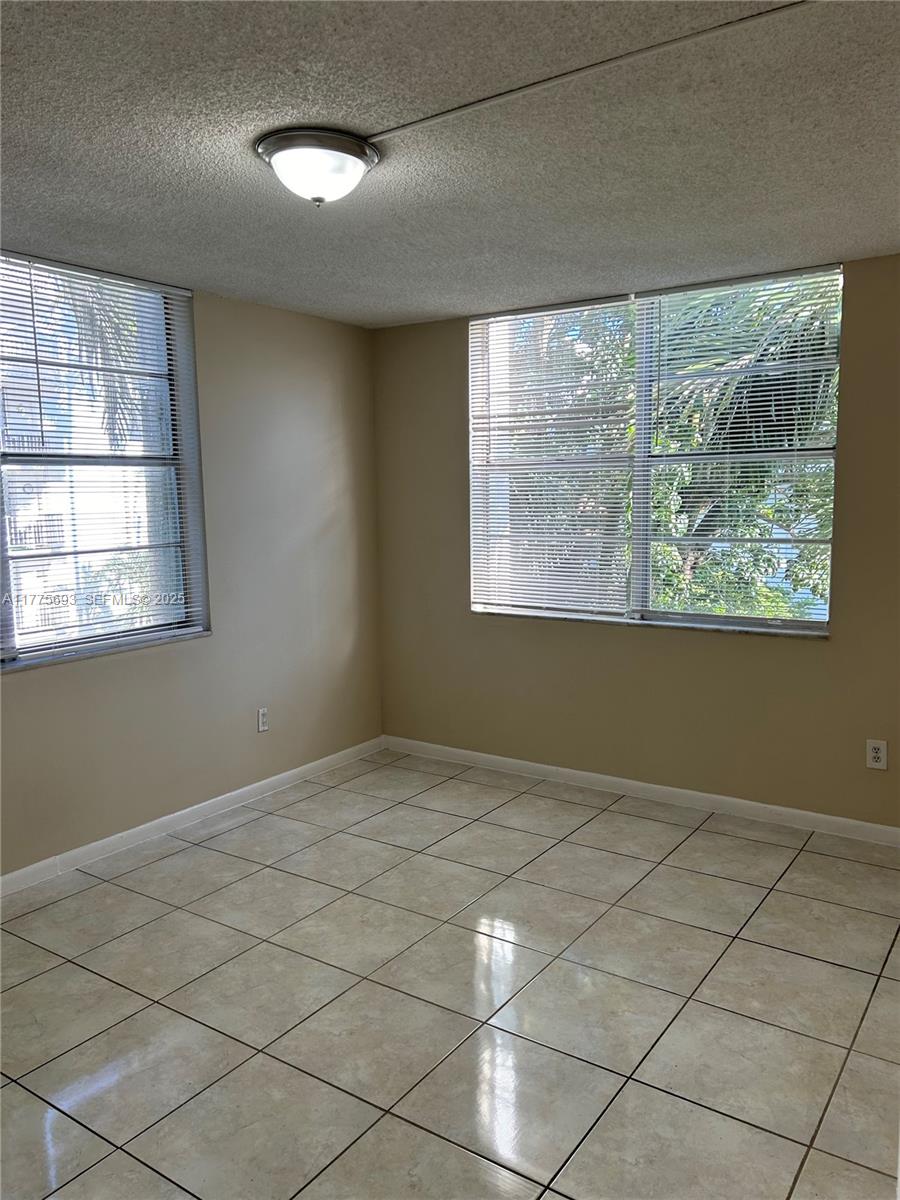 484 NW 165th St Road