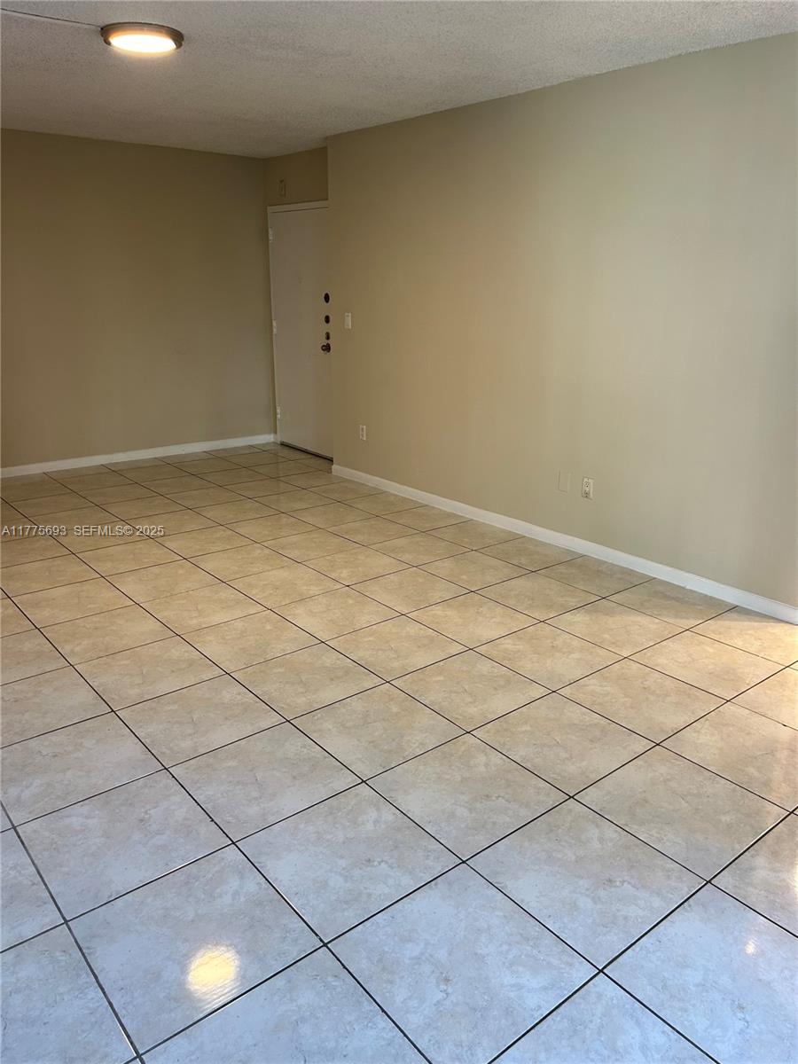 484 NW 165th St Road
