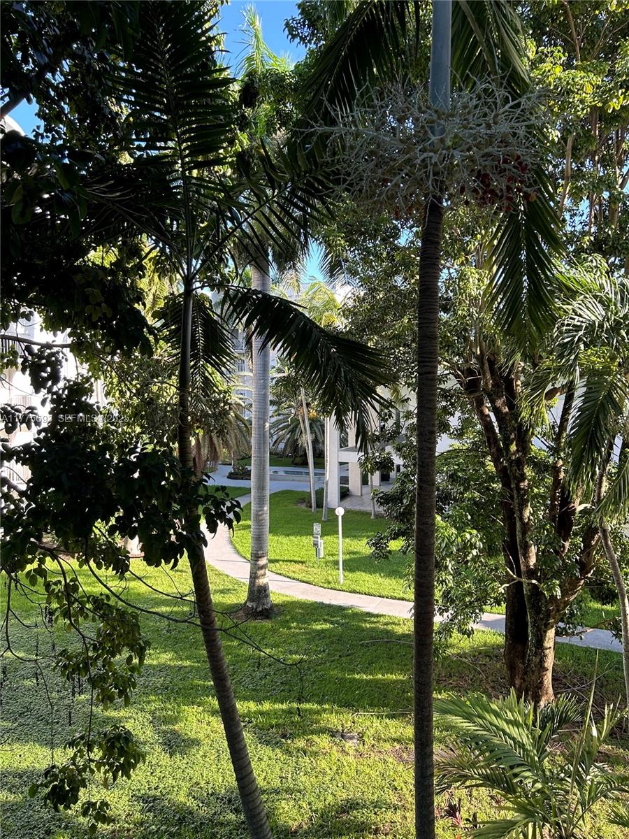 484 NW 165th St Road