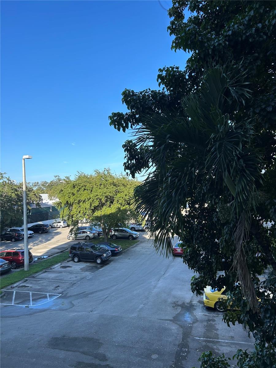 484 NW 165th St Road