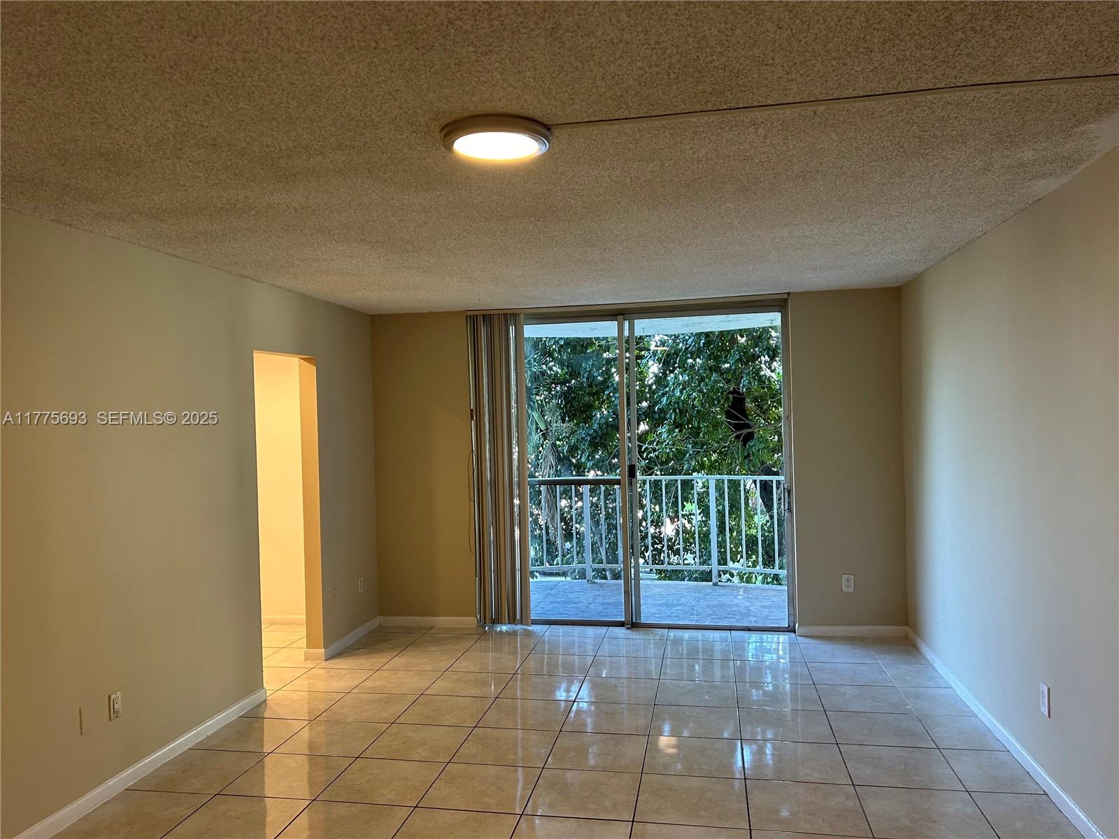 484 NW 165th St Road