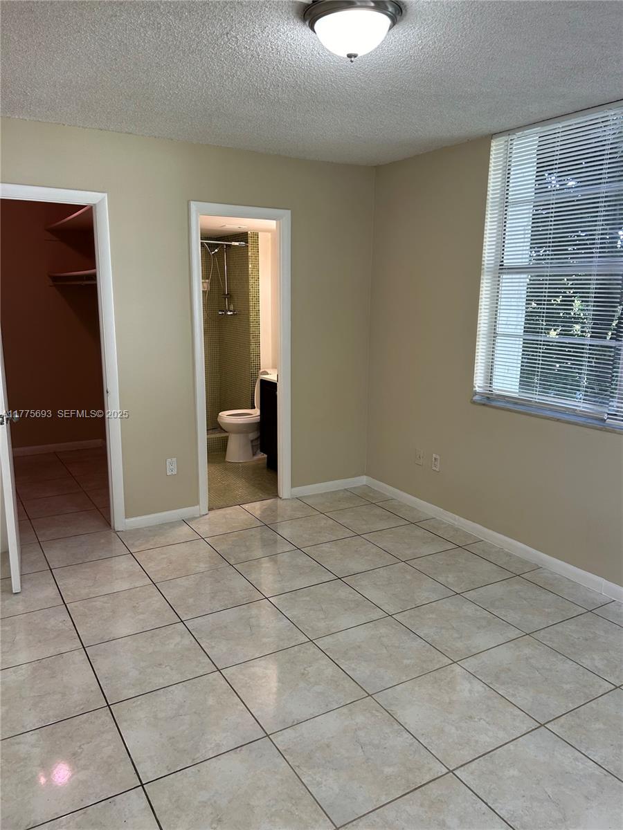 484 NW 165th St Road