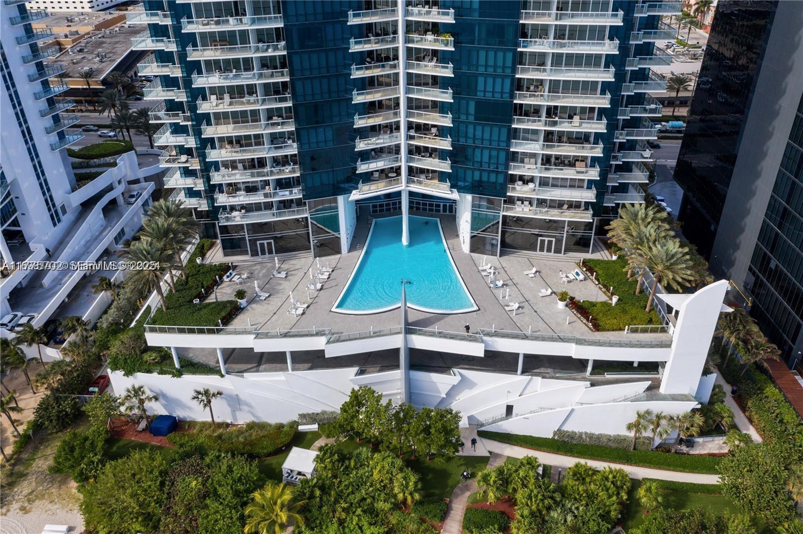 17121 Collins Avenue