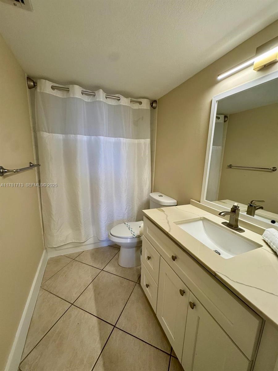19501 E Country Club Drive