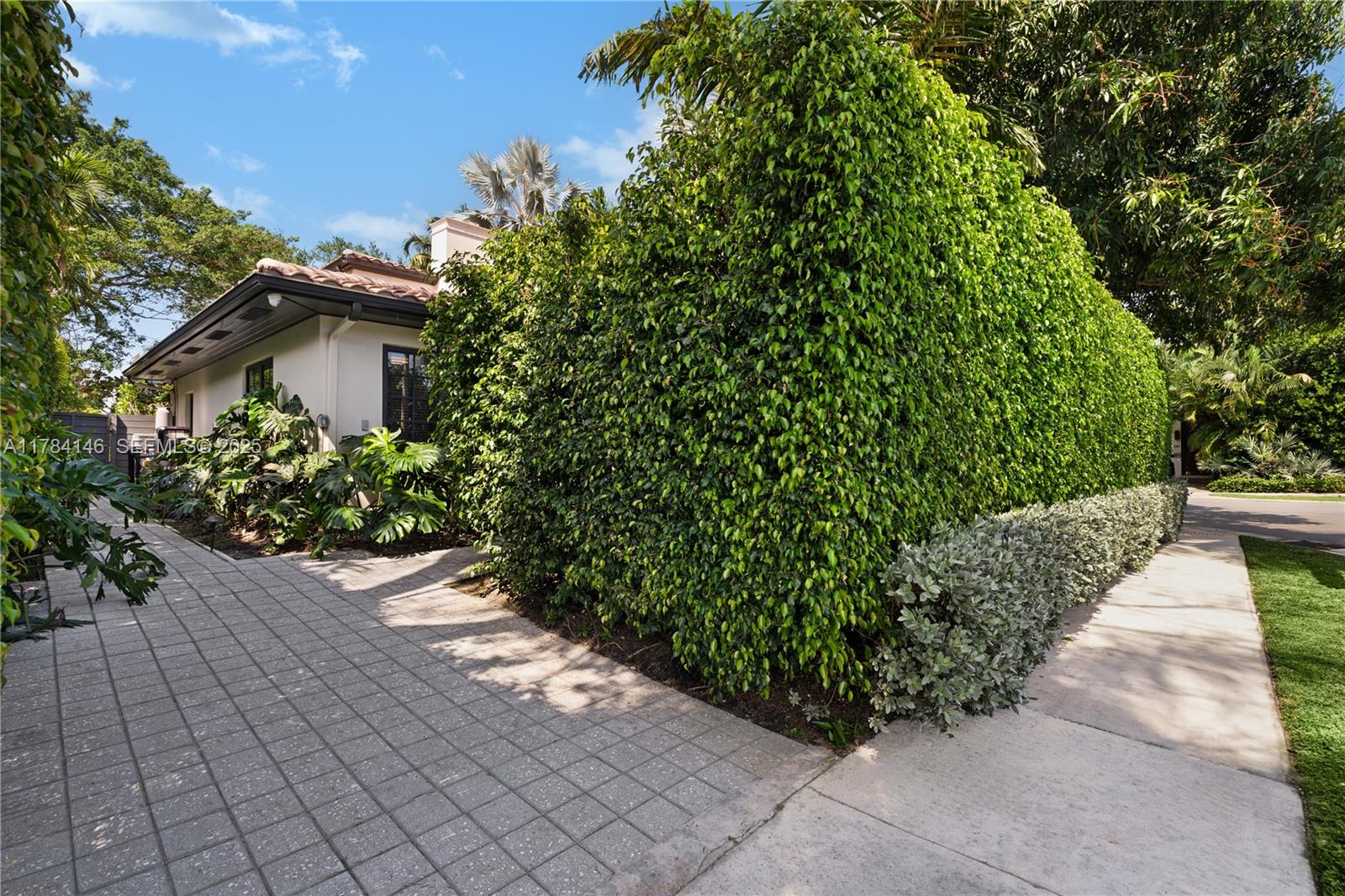100 E Dilido Drive