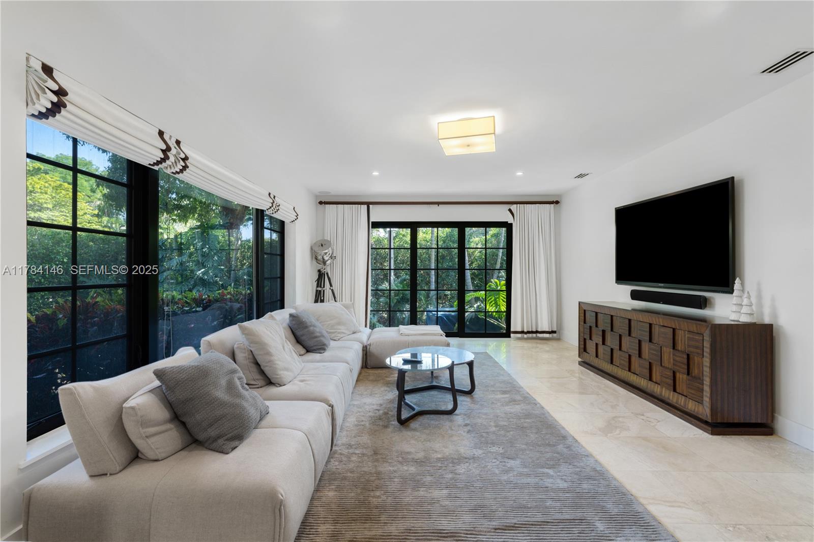 100 E Dilido Drive