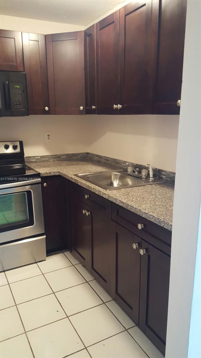 494 NW 165th St Road