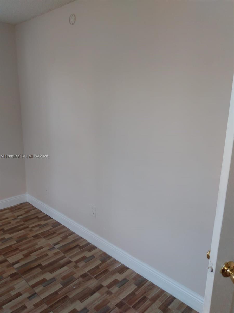 494 NW 165th St Road