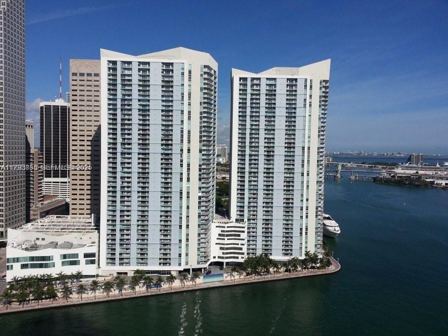325 S Biscayne Boulevard