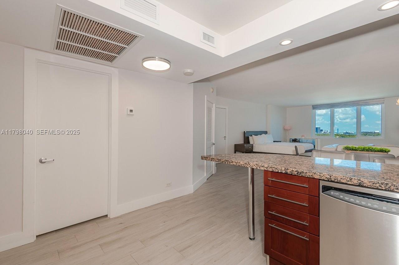 2301 Collins Avenue