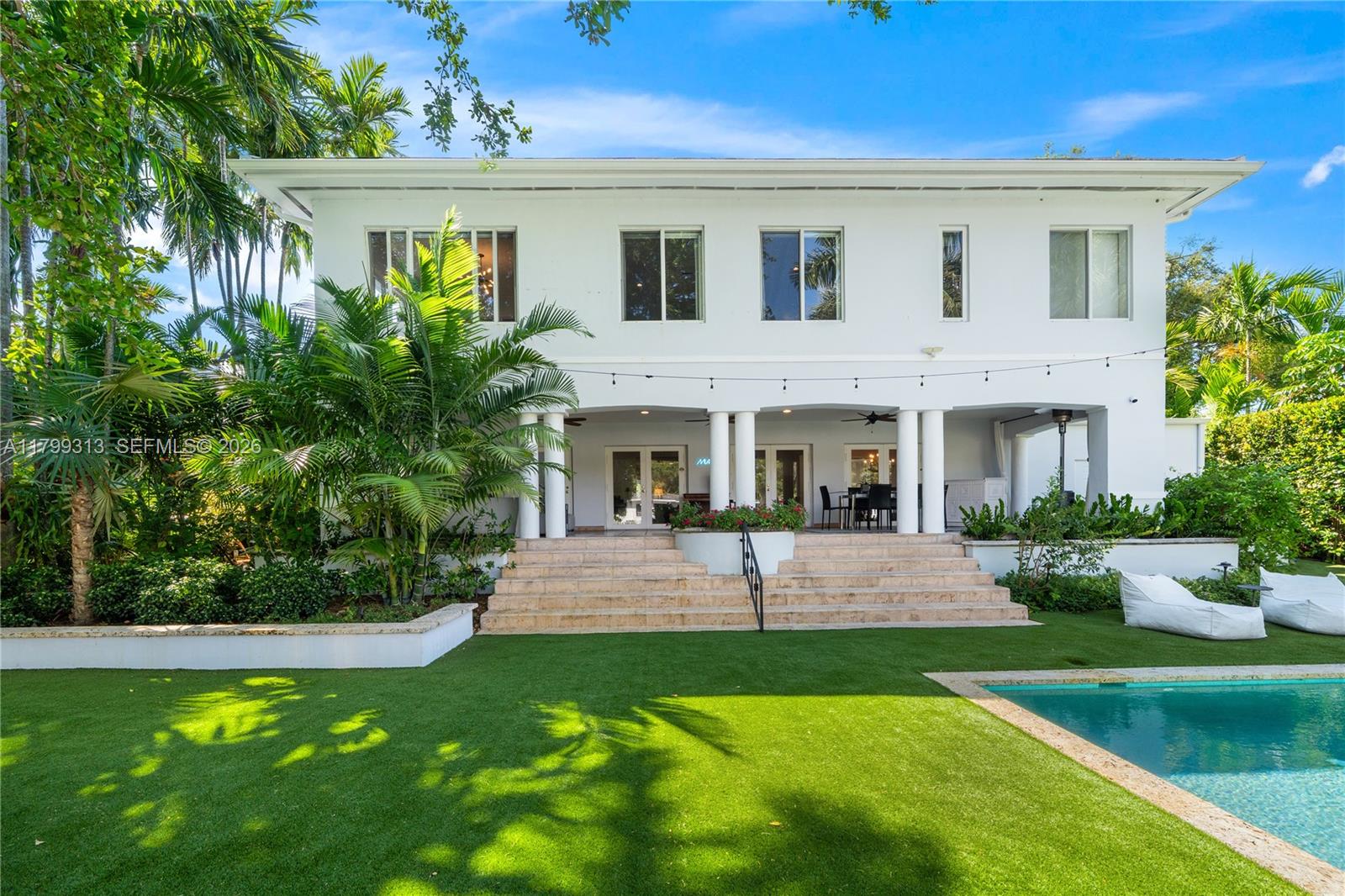 725 Vilabella Avenue