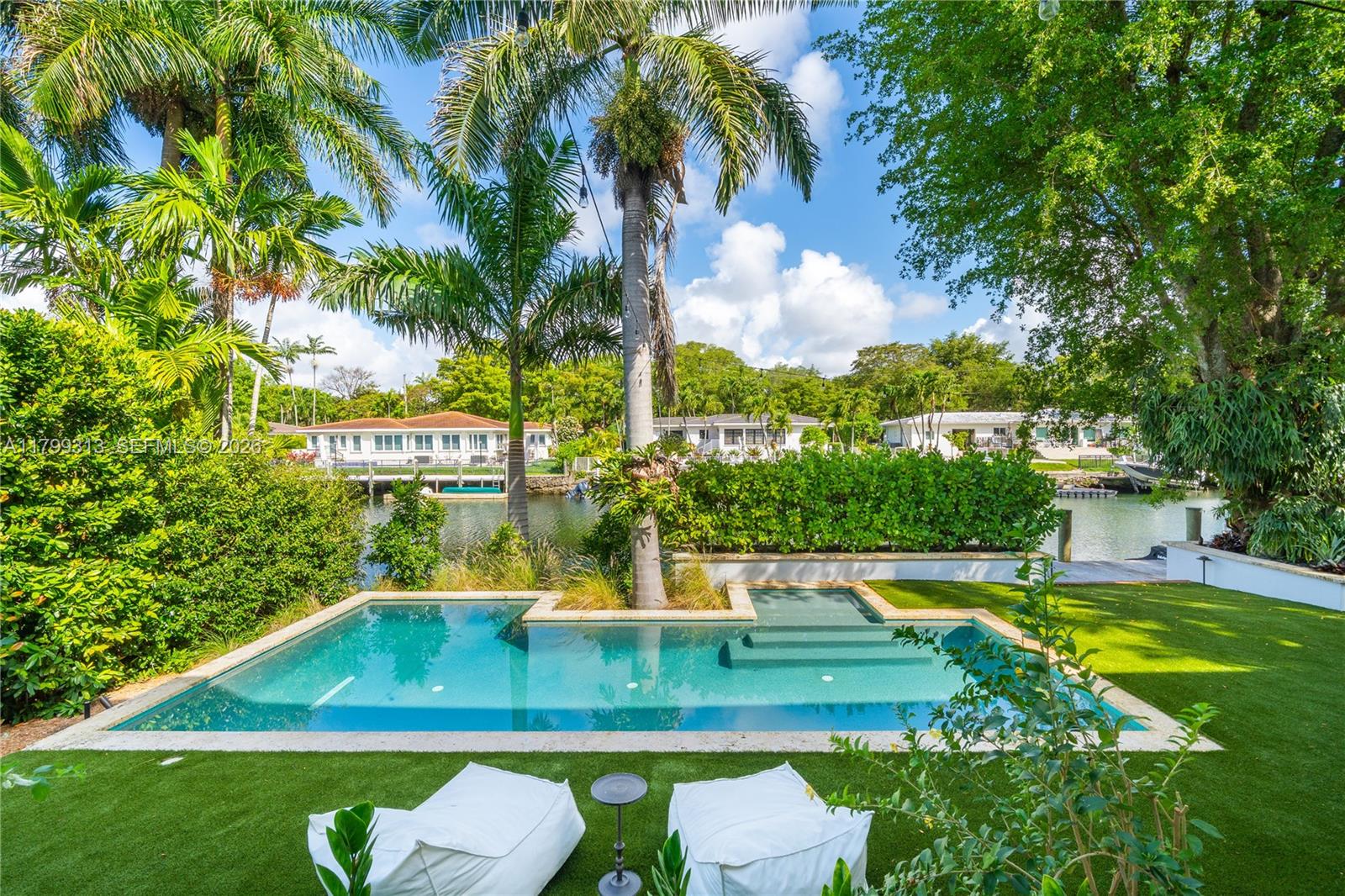 725 Vilabella Avenue