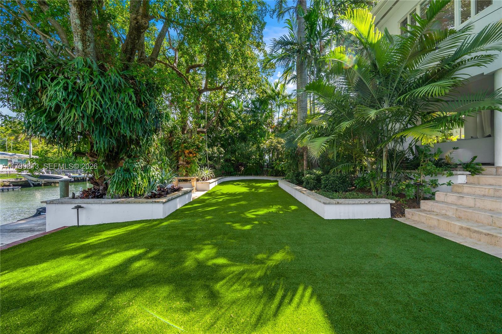 725 Vilabella Avenue